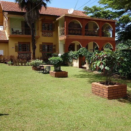 Bridgeway Guest House Jinja Esterno foto