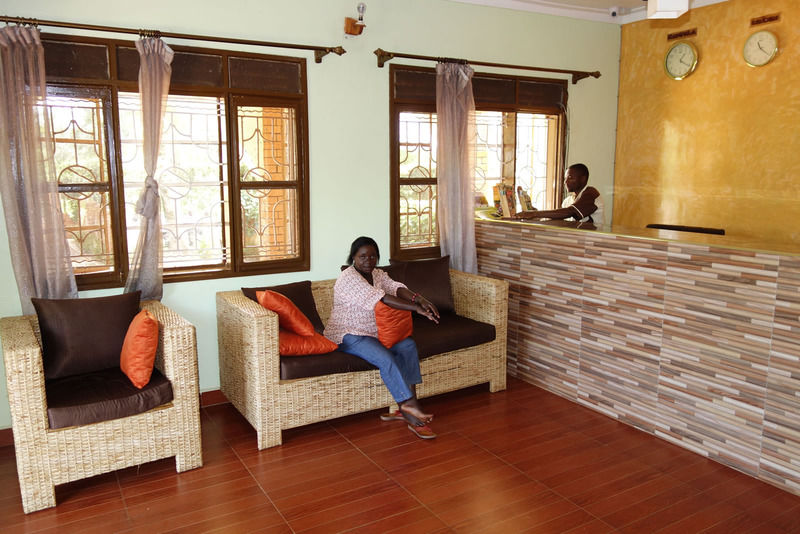 Bridgeway Guest House Jinja Esterno foto