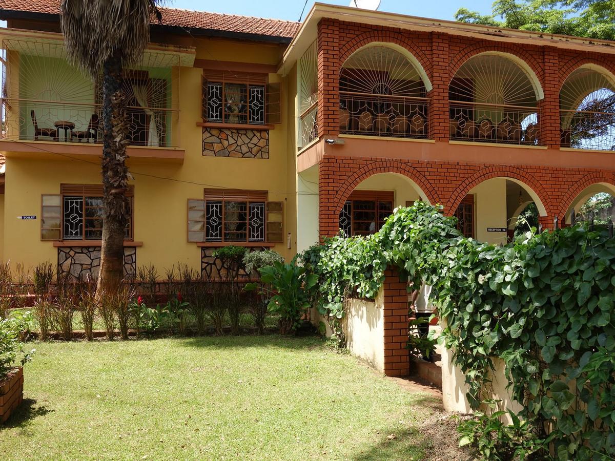 Bridgeway Guest House Jinja Esterno foto