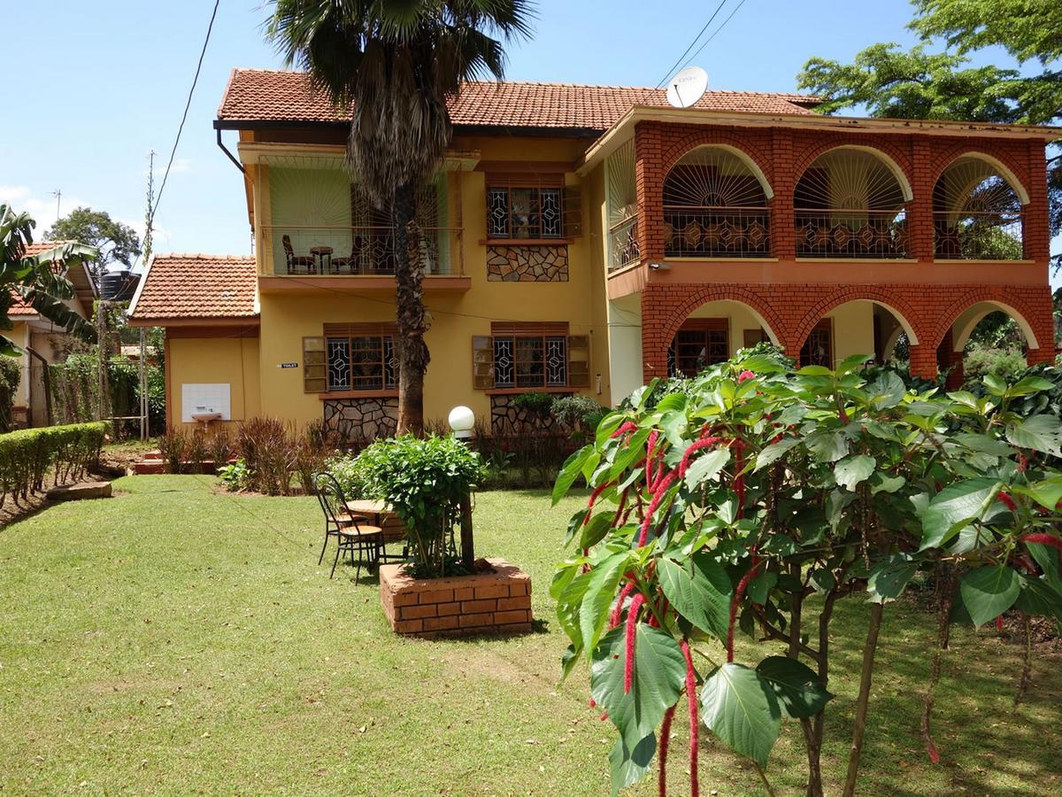 Bridgeway Guest House Jinja Esterno foto