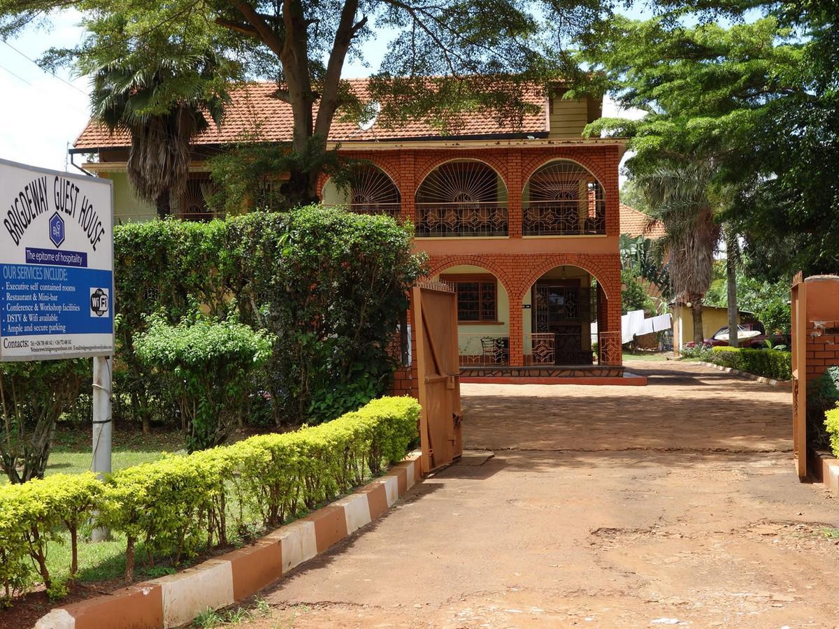 Bridgeway Guest House Jinja Esterno foto