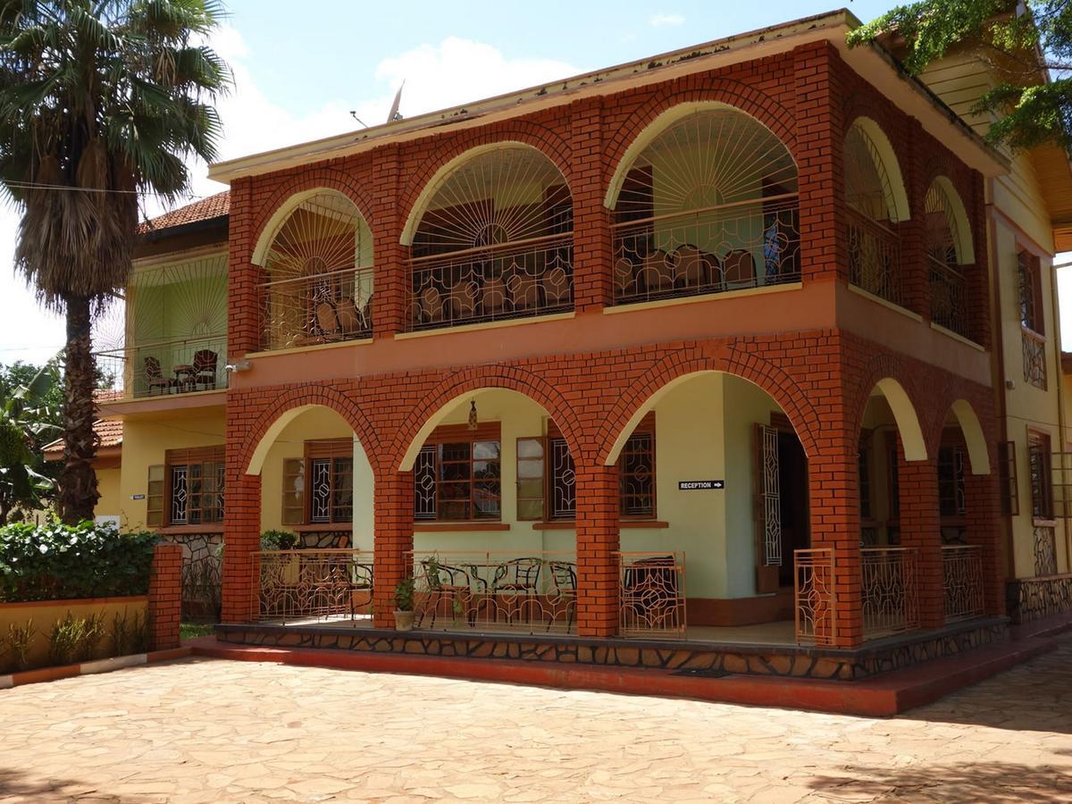 Bridgeway Guest House Jinja Esterno foto