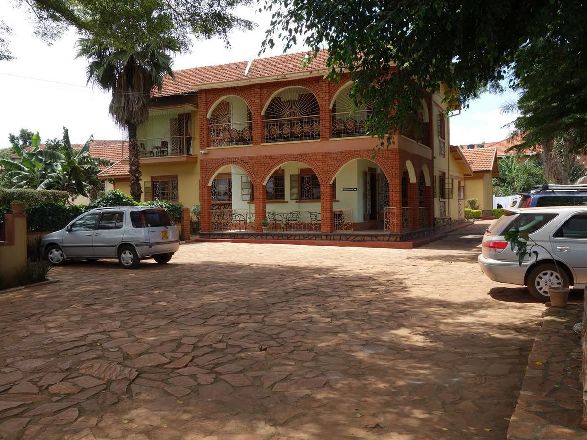 Bridgeway Guest House Jinja Esterno foto