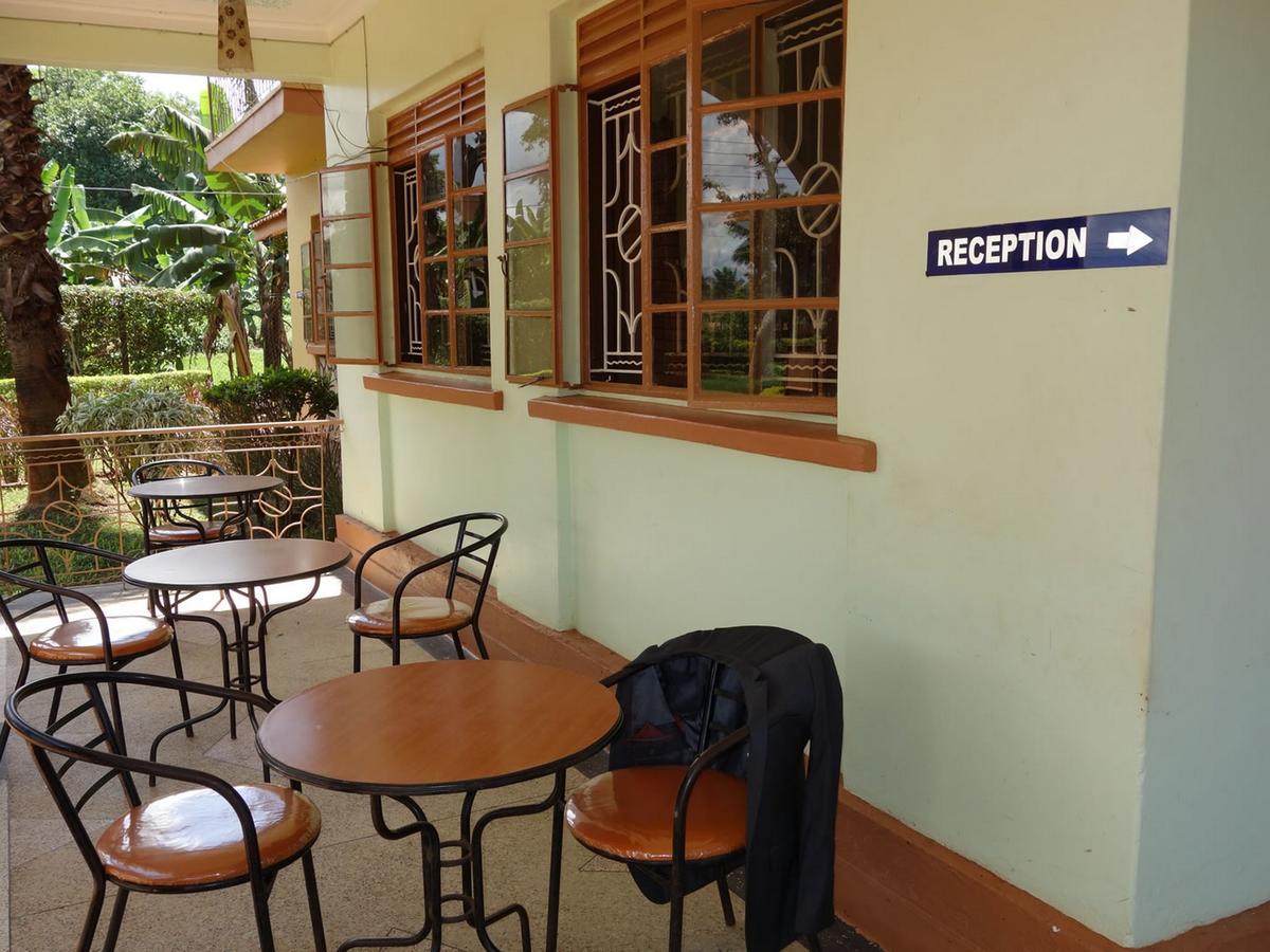 Bridgeway Guest House Jinja Esterno foto