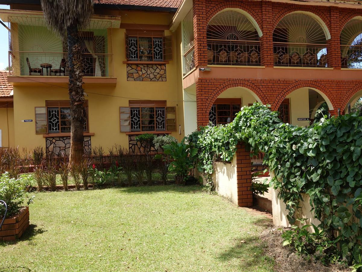 Bridgeway Guest House Jinja Esterno foto