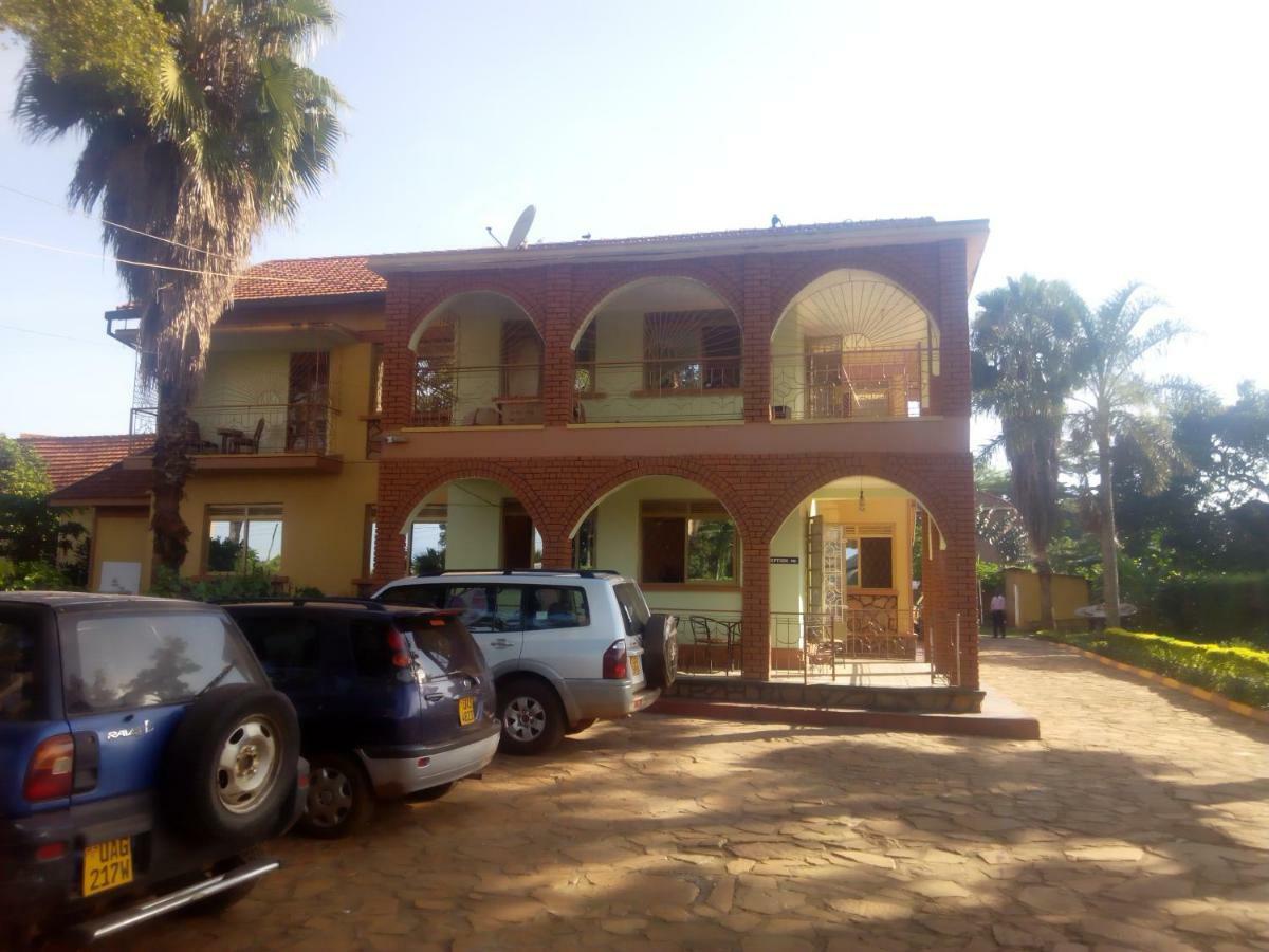 Bridgeway Guest House Jinja Esterno foto