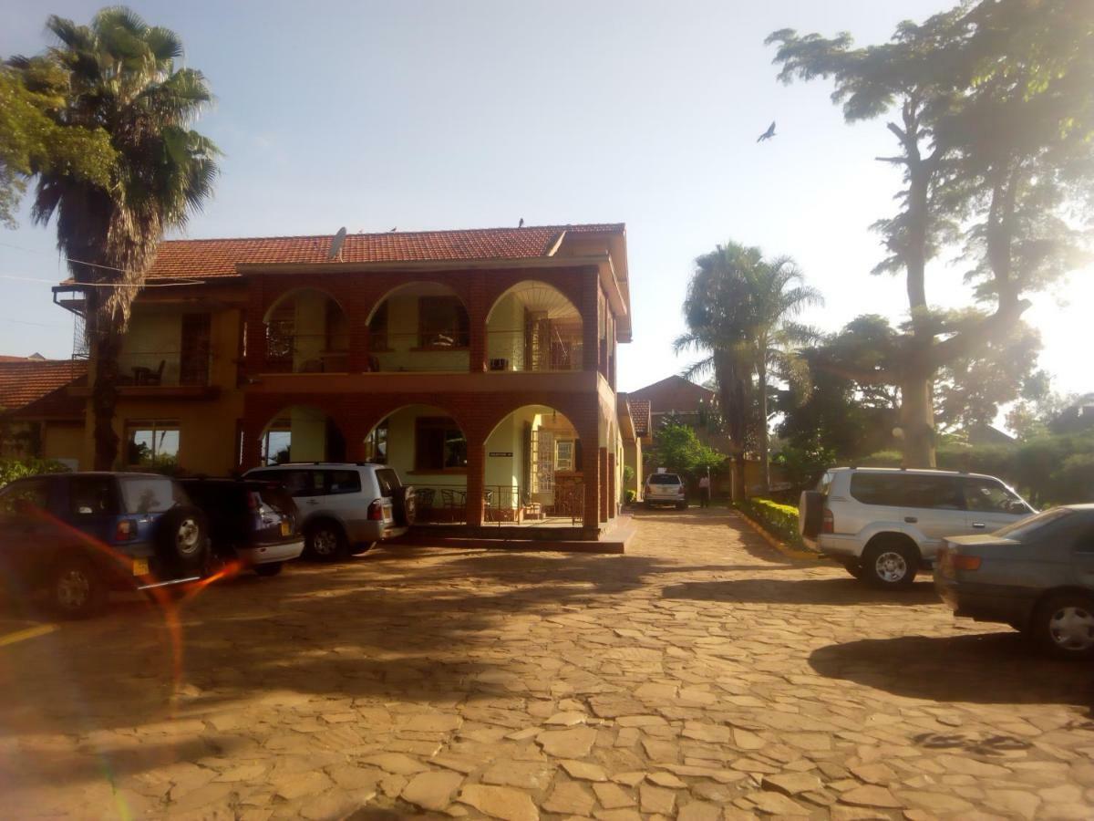 Bridgeway Guest House Jinja Esterno foto