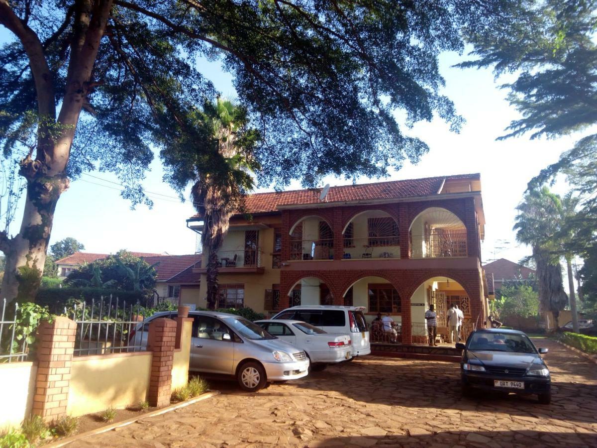 Bridgeway Guest House Jinja Esterno foto